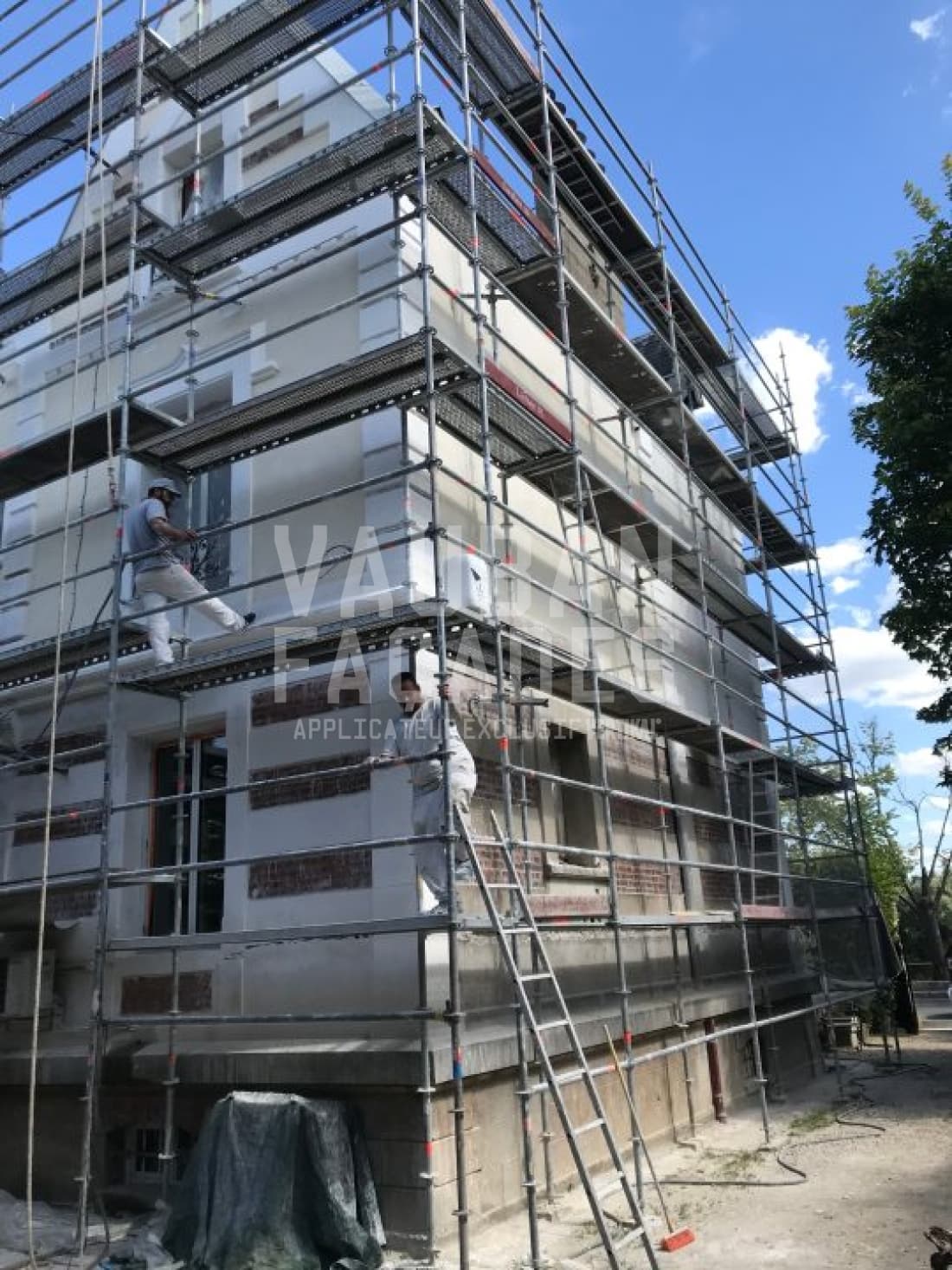Réparation des fissures sur une maison de maître à Villemomble